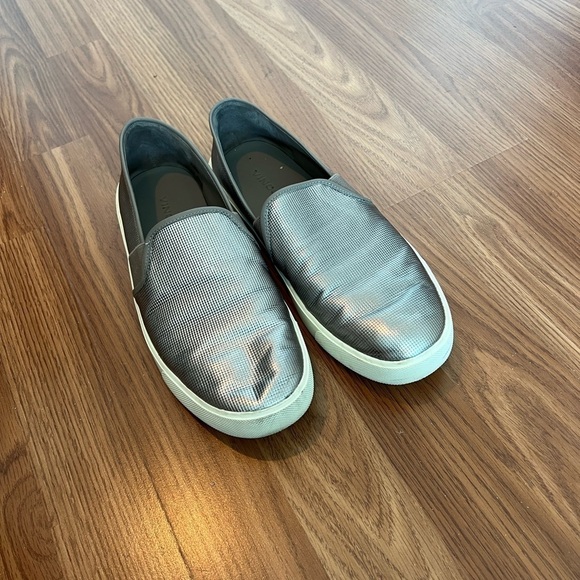 Vince Blair Slip-On Sneaker Metallic Silver Slip Size 7.5 - Picture 1 of 14